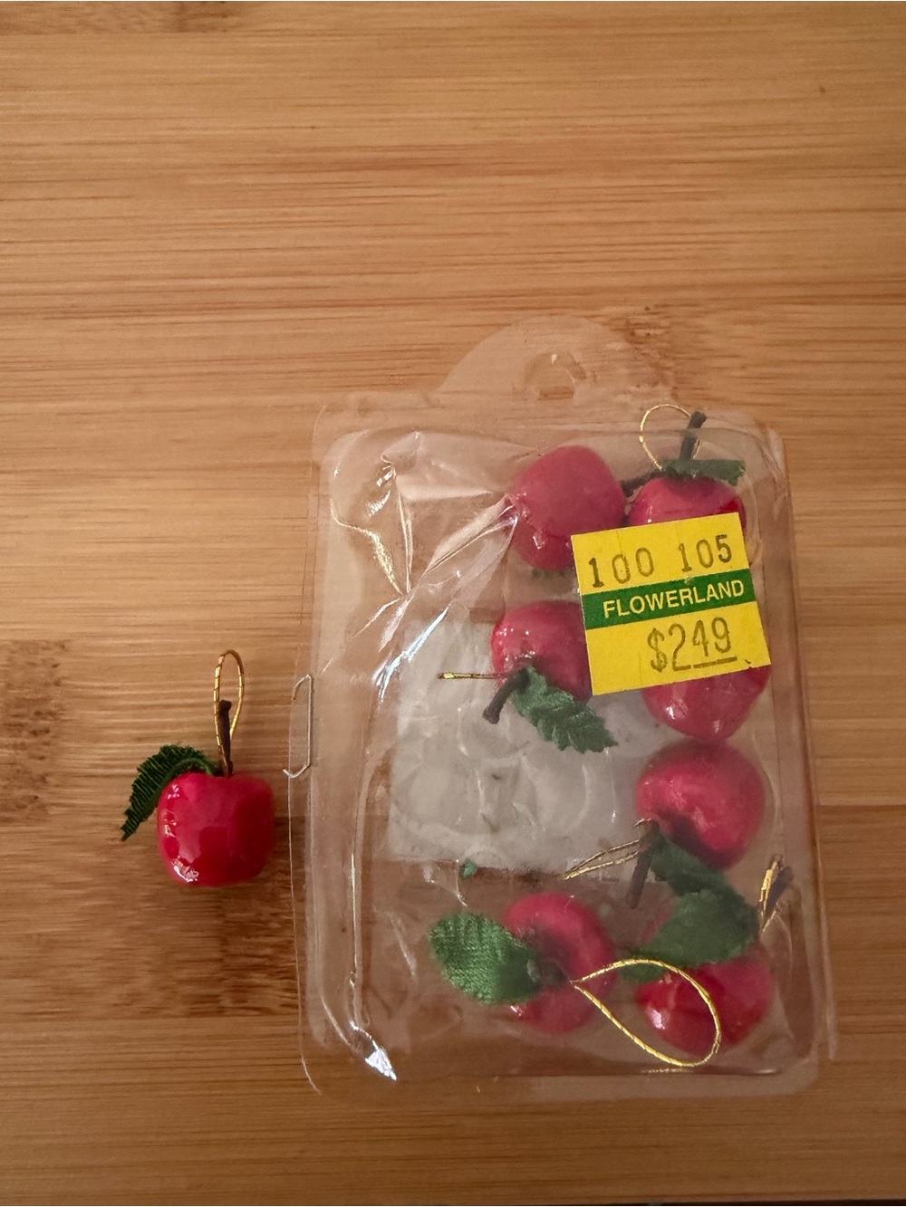 Vintage Miniature Red Apple 15mm. Set of 8 Made in Taiwan Dollhouse Accessories